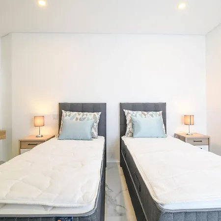 The Penthouse In Da Rocha * Portimao